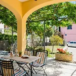 Traditional Rustic Maisonette And House By Konnect *