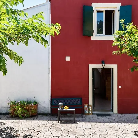 Traditional Rustic Maisonette By Konnect Apartament *