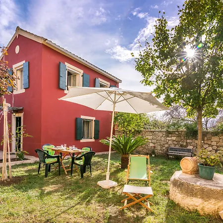 Traditional Rustic Maisonette And House By Konnect