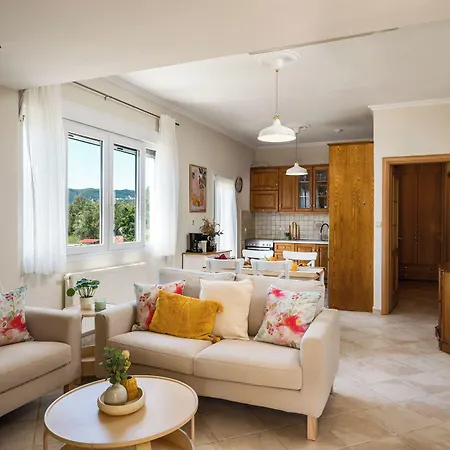 Traditional Rustic Maisonette And House By Konnect