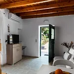 Traditional Rustic Maisonette And House By Konnect *