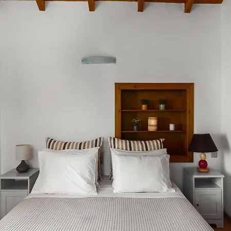 Apartman Traditional Rustic Maisonette By Konnect