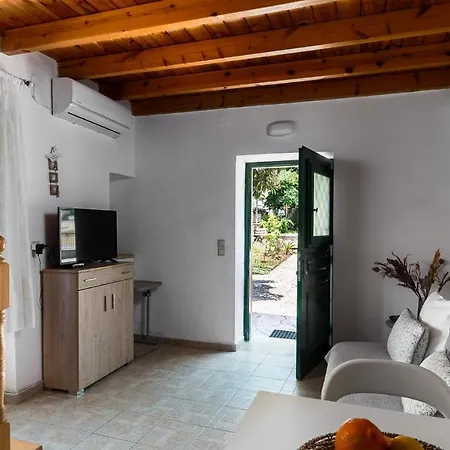 Traditional Rustic Maisonette And House By Konnect *