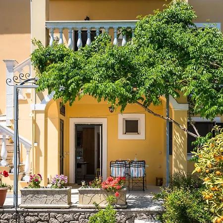 Traditional Rustic Maisonette And House By Konnect