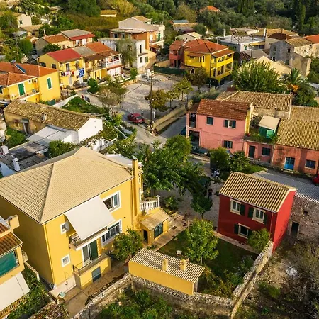 Traditional Rustic Maisonette And House By Konnect 아파트 Agios Ioannis Peristerion
